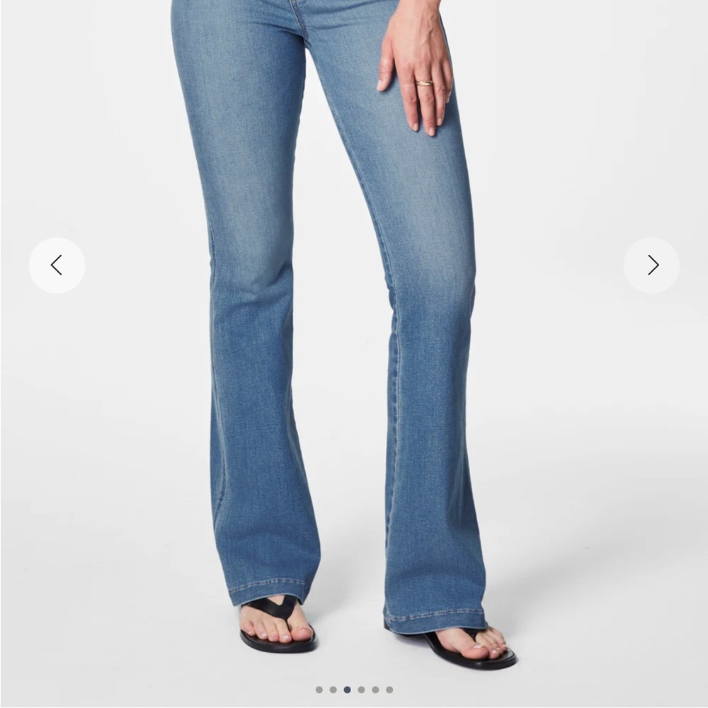 Spanx EveryWear SpanxShape Flare Jeans Size Large Stonewashed Blue - Picture 2 of 6
